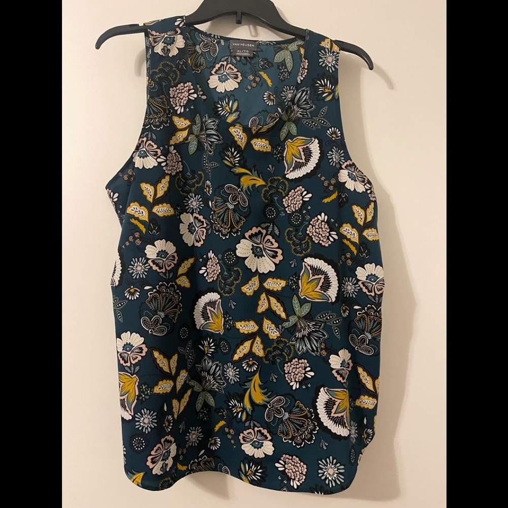 Women’s floral top size XLarge like new